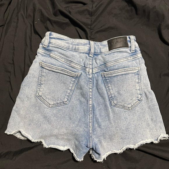 LIKE NEW Fitjeans Shorts - Picture 3 of 3